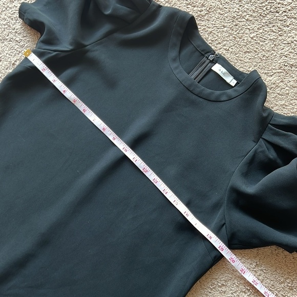 A.L.C. West Puff Sleeve Crepe Short Sleeve Top Black - Picture 9 of 10
